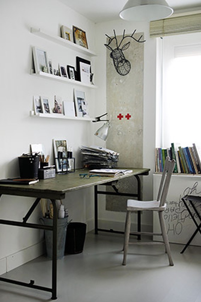 How to Decorate Your Workspace - Office Makeover